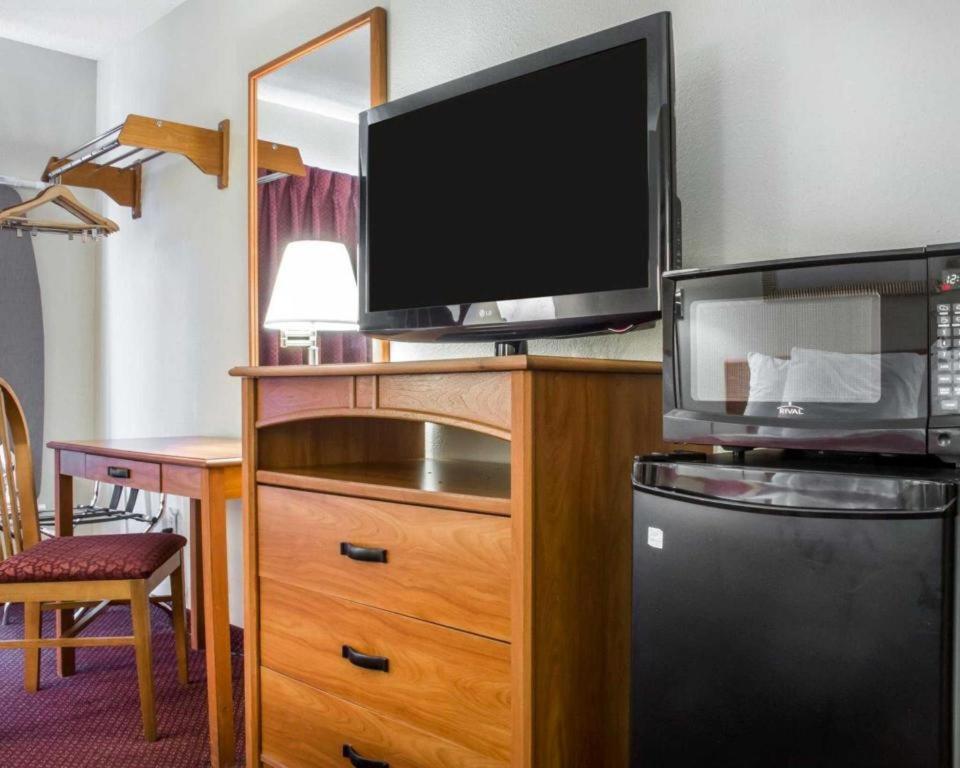 Econo Lodge Ithaca Zewnętrze zdjęcie
