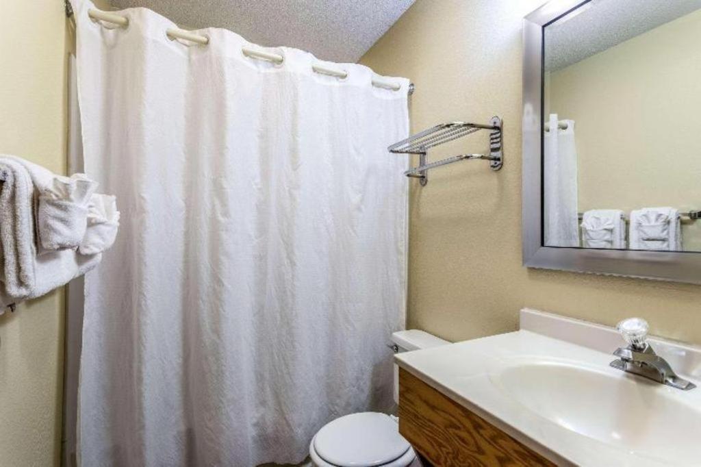 Econo Lodge Ithaca Zewnętrze zdjęcie