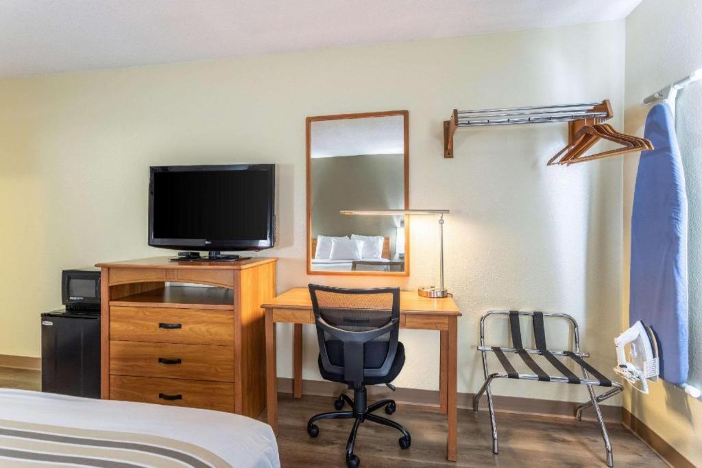 Econo Lodge Ithaca Zewnętrze zdjęcie