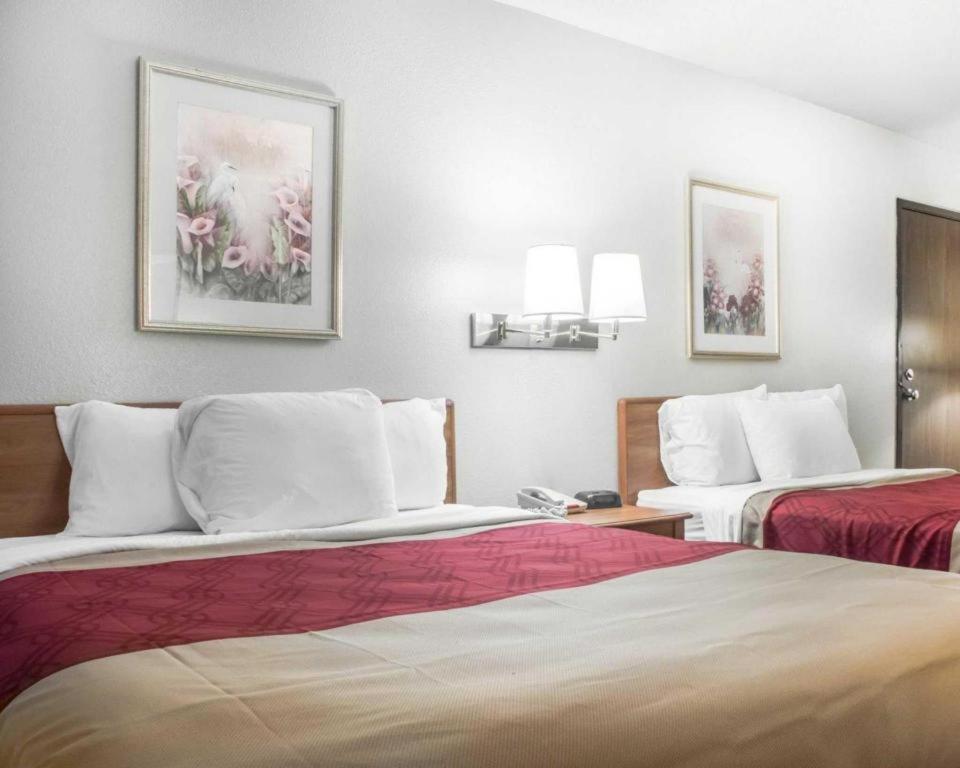 Econo Lodge Ithaca Zewnętrze zdjęcie